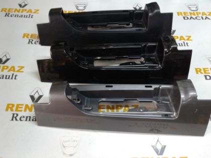 TRAFİC 3 SOL STOP LAMBA YUVASI 265A64439R - 265A63380R