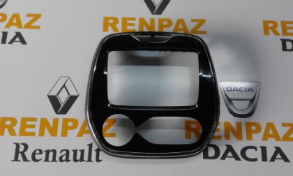 RENAULT CAPTUR NAVİGASYON ÇERÇEVESİ 682705384R - 682700795R