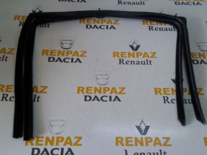 RENAULT CLİO 2 SOL KAPI CAM FİTİLİ 7701207581