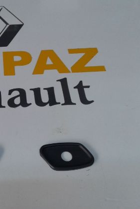 RENAULT 9 SOL KAPI KOLÇAK SEGMANI YÜZSÜĞÜ 7702257812