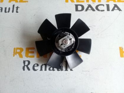 R9/R11 KALORİFER MOTORU PERVANELİ 7701027046