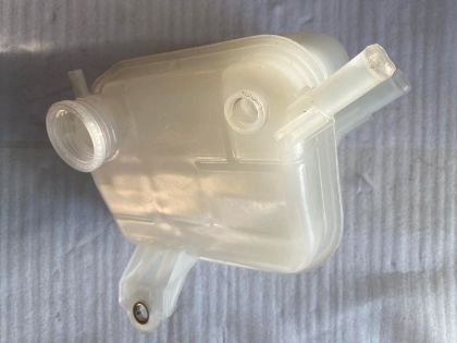 Picture of TOYOTA COROLLO HYBRİD CH-R HYBRİD GENLEŞME ŞİŞE DEPOSU  164A2-0T021  /  164A2-37012