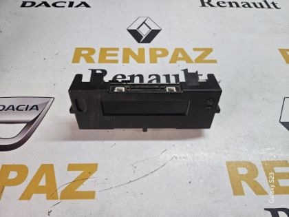 CLİO 3 RADYO GÖSTERGE EKRANI 8200307273